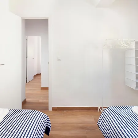 Nuria Apartament *